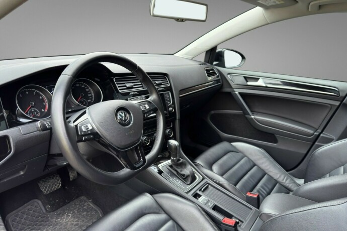 volkswagen-golf-bensin-2015-big-9