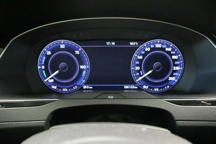 volkswagen-passat-elektrisitetbensin-2017-big-21