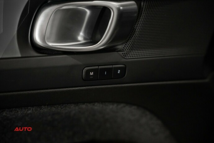 volvo-xc-40-elektrisitet-2024-big-23