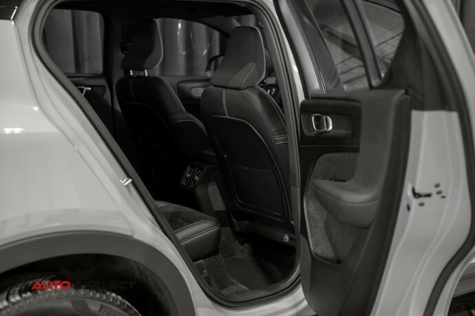 volvo-xc-40-elektrisitet-2024-big-15