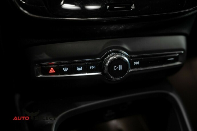 volvo-xc-40-elektrisitet-2024-big-32