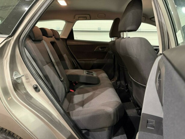 toyota-auris-bensin-2014-big-9