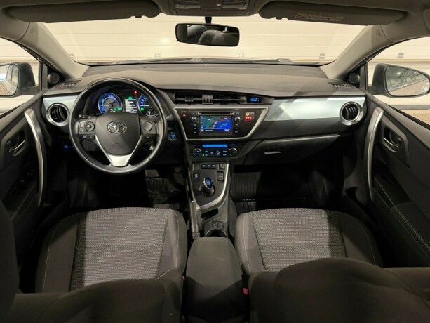 toyota-auris-bensin-2014-big-13