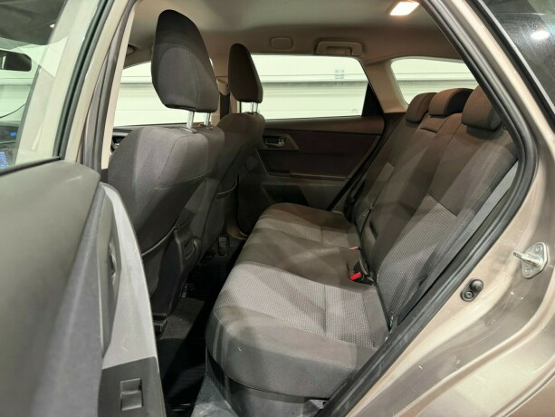 toyota-auris-bensin-2014-big-10