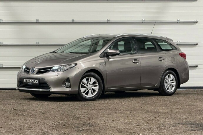 toyota-auris-bensin-2014-big-6