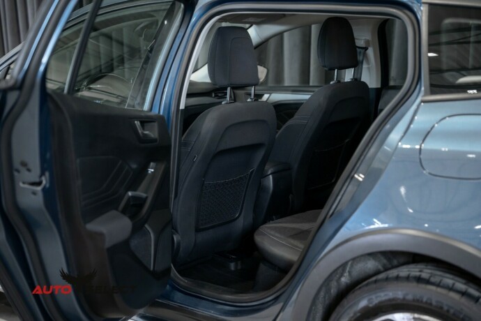 ford-focus-bensin-2020-big-14