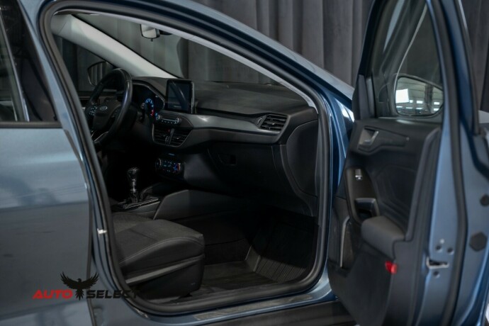 ford-focus-bensin-2020-big-16