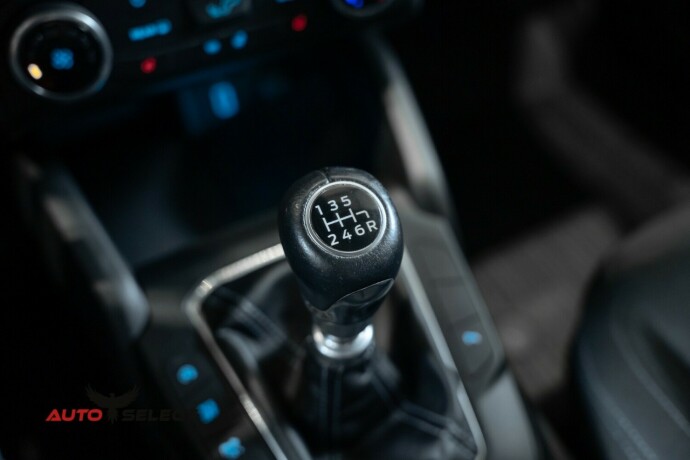 ford-focus-bensin-2020-big-30