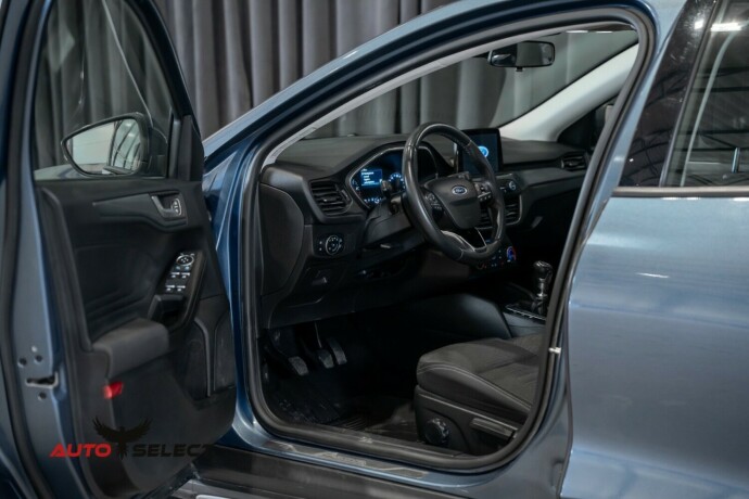 ford-focus-bensin-2020-big-19