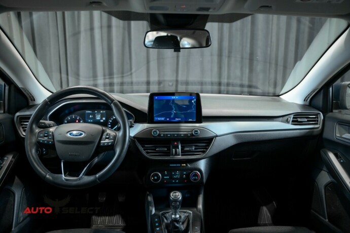 ford-focus-bensin-2020-big-32