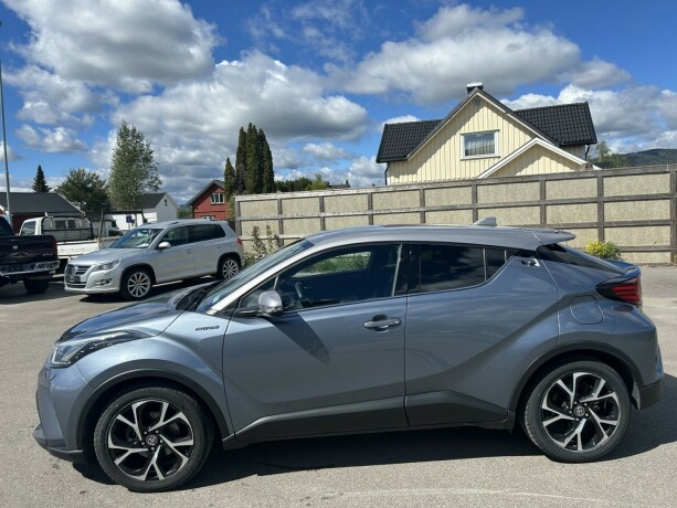 toyota-c-hr-elektrisitetbensin-2020-big-3