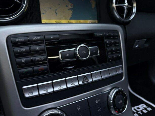 mercedes-benz-slk-bensin-2012-big-19