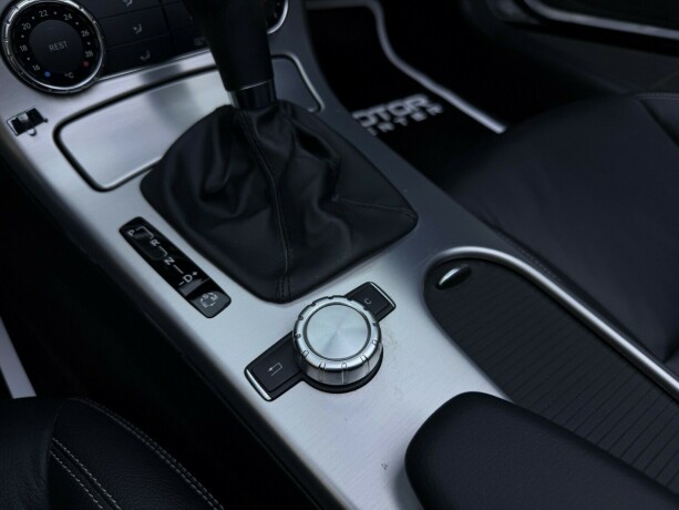 mercedes-benz-slk-bensin-2012-big-23
