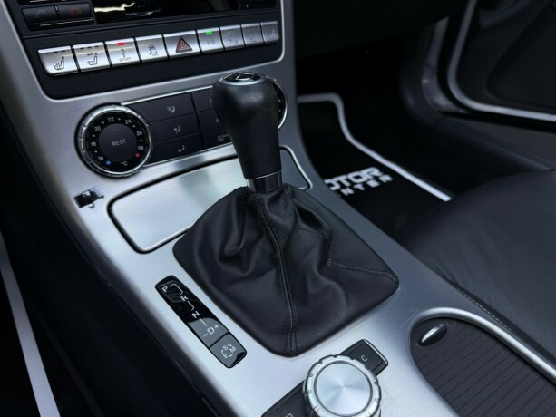 mercedes-benz-slk-bensin-2012-big-22