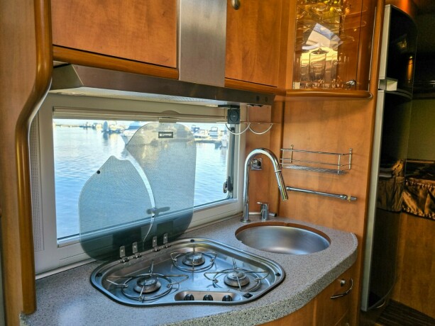 carthago-chic-c-line-t-diesel-2011-big-58