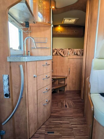 carthago-chic-c-line-t-diesel-2011-big-52