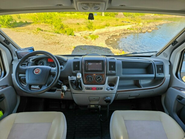 carthago-chic-c-line-t-diesel-2011-big-35