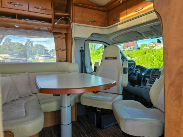 carthago-chic-c-line-t-diesel-2011-big-18