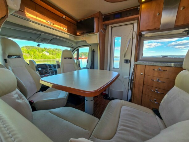 carthago-chic-c-line-t-diesel-2011-big-24