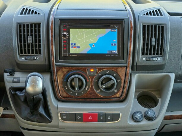 carthago-chic-c-line-t-diesel-2011-big-42