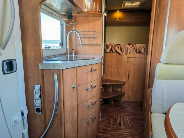 carthago-chic-c-line-t-diesel-2011-big-53
