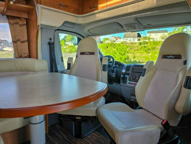 carthago-chic-c-line-t-diesel-2011-big-19