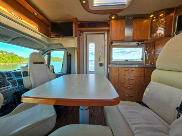 carthago-chic-c-line-t-diesel-2011-big-26