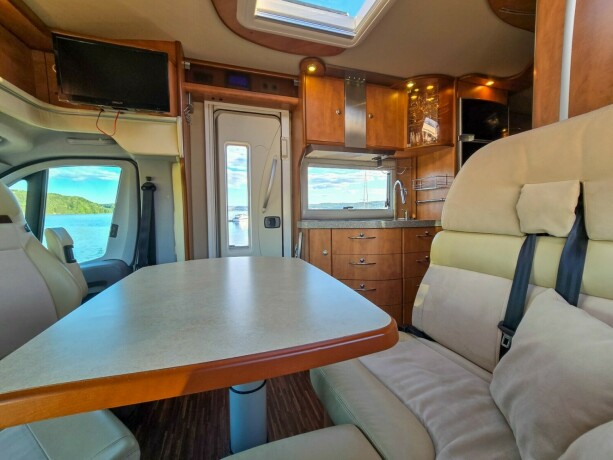 carthago-chic-c-line-t-diesel-2011-big-27