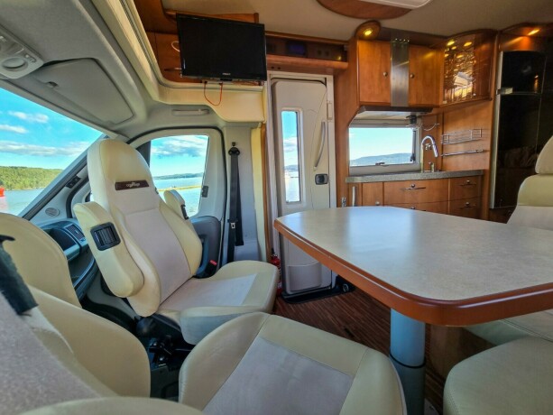 carthago-chic-c-line-t-diesel-2011-big-28