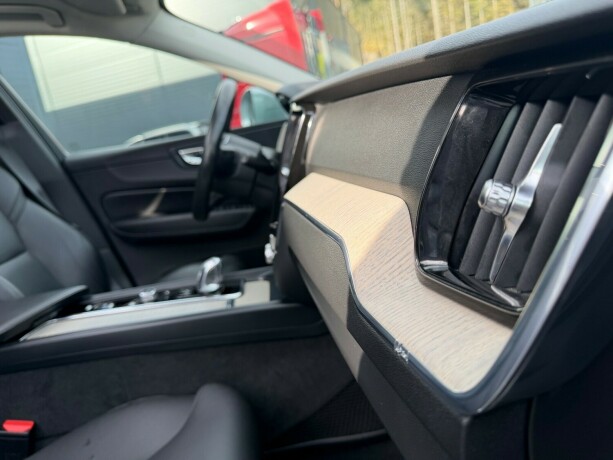 volvo-xc-60-elektrisitetbensin-2018-big-17