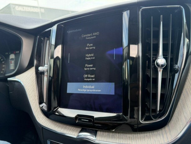 volvo-xc-60-elektrisitetbensin-2018-big-23