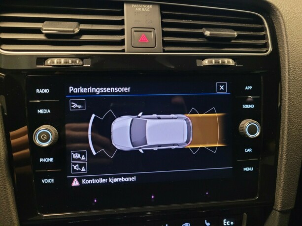 volkswagen-golf-plug-in-petrol-2019-big-28