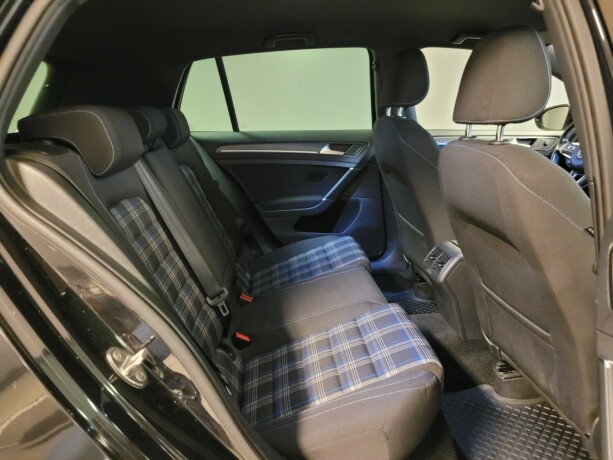 volkswagen-golf-plug-in-petrol-2019-big-17