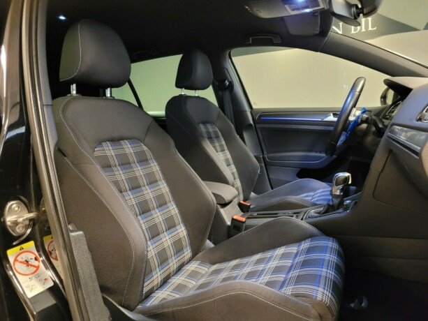 volkswagen-golf-plug-in-petrol-2019-big-13