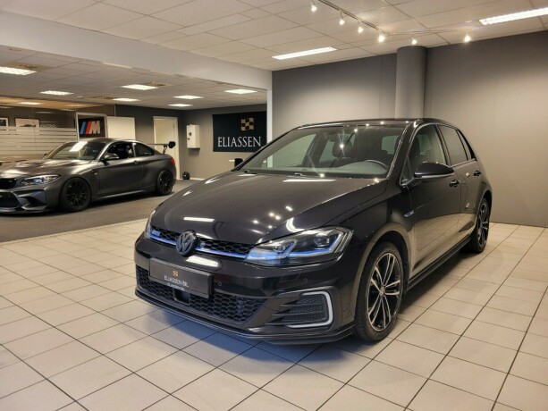 volkswagen-golf-plug-in-petrol-2019-big-8