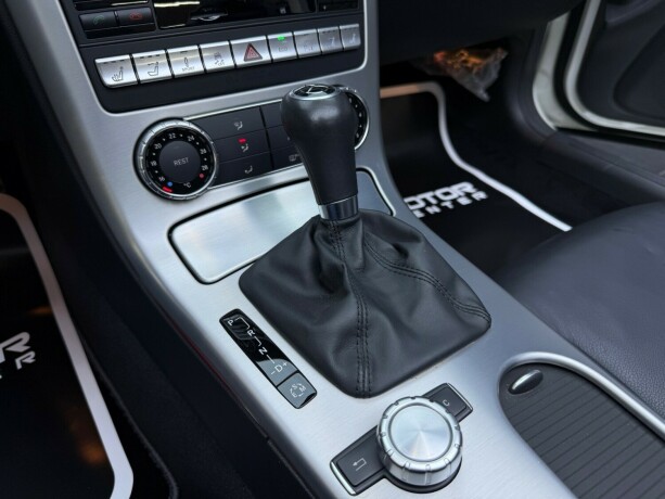 mercedes-benz-slk-bensin-2012-big-24