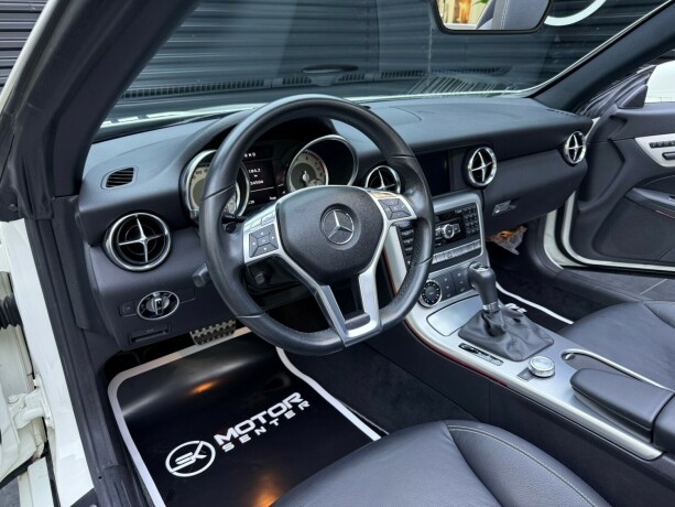 mercedes-benz-slk-bensin-2012-big-9
