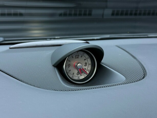 mercedes-benz-slk-bensin-2012-big-16