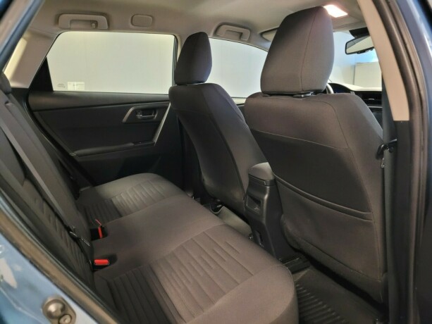 toyota-auris-elektrisitetbensin-2016-big-16