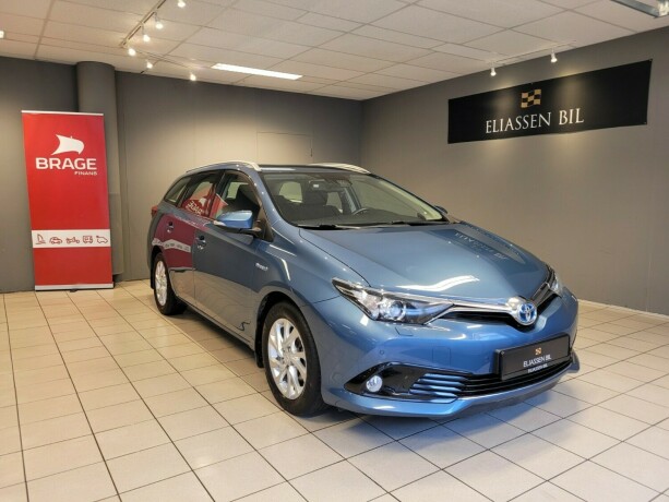 toyota-auris-elektrisitetbensin-2016-big-10