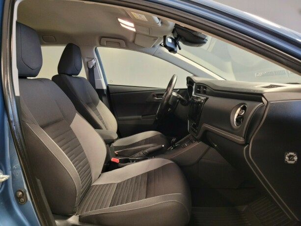 toyota-auris-elektrisitetbensin-2016-big-11