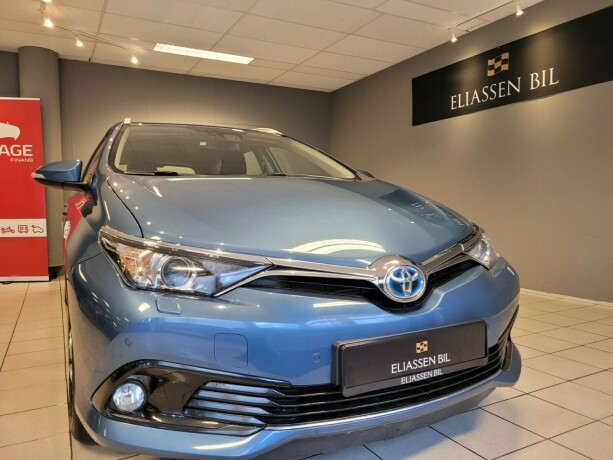toyota-auris-elektrisitetbensin-2016-big-9
