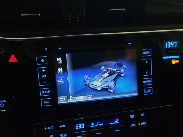 toyota-auris-elektrisitetbensin-2016-big-26