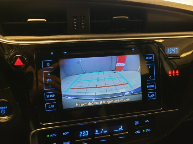 toyota-auris-elektrisitetbensin-2016-big-23