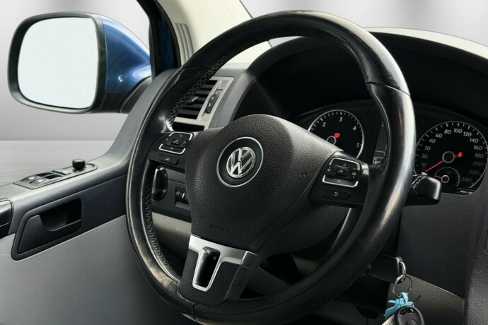 volkswagen-transporter-diesel-2013-big-17
