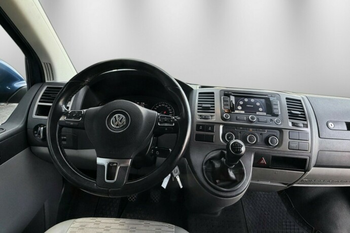 volkswagen-transporter-diesel-2013-big-15