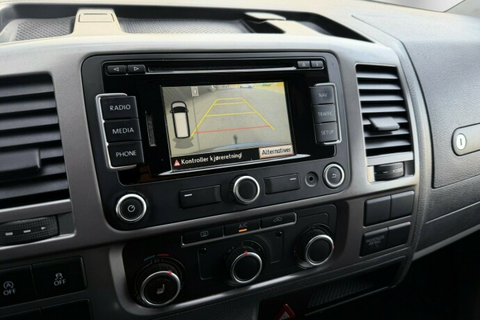 volkswagen-transporter-diesel-2013-big-21