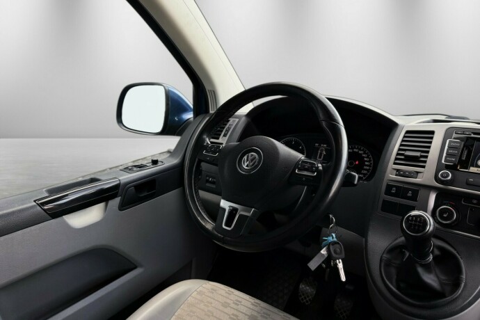 volkswagen-transporter-diesel-2013-big-16