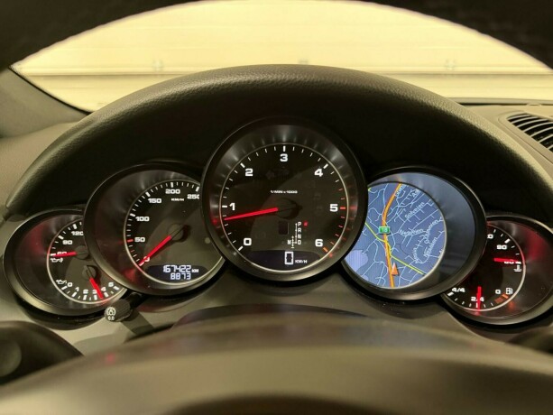 porsche-cayenne-diesel-2010-big-17
