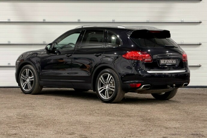 porsche-cayenne-diesel-2010-big-3